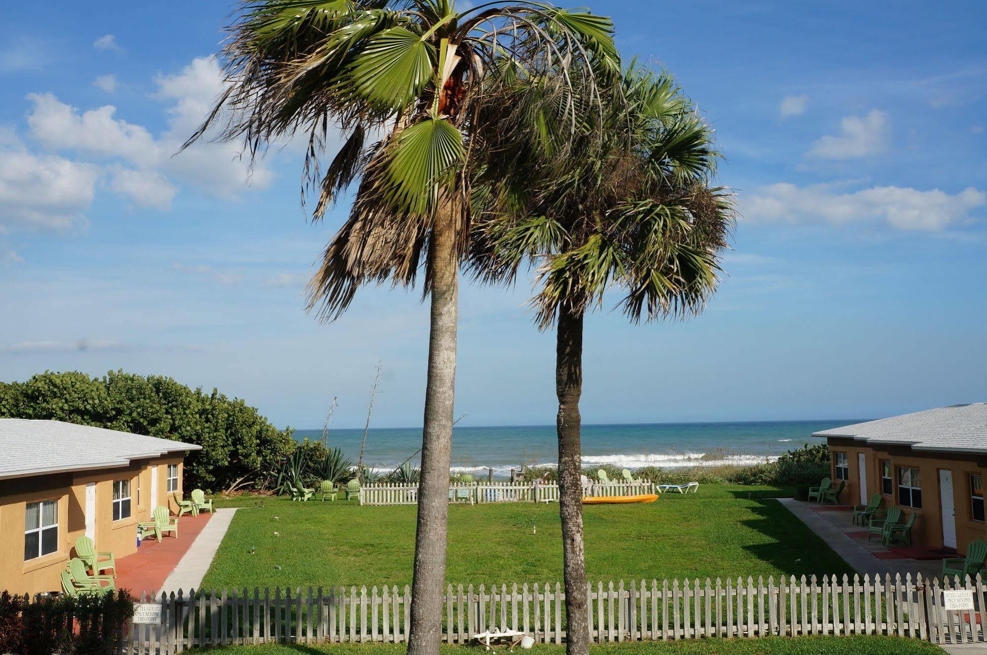 Ocean Front Paradise Resort Melbourne Bagian luar foto